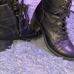 Combat boots